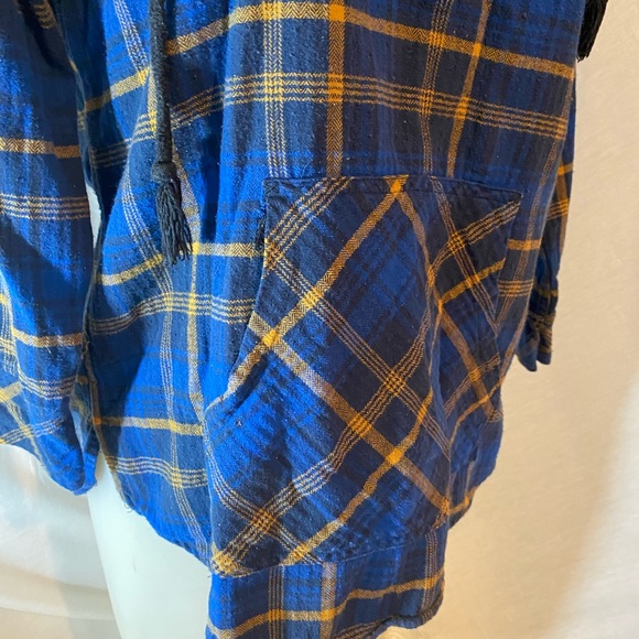 Forever 21 Plaid Poncho - Picture 3 of 6